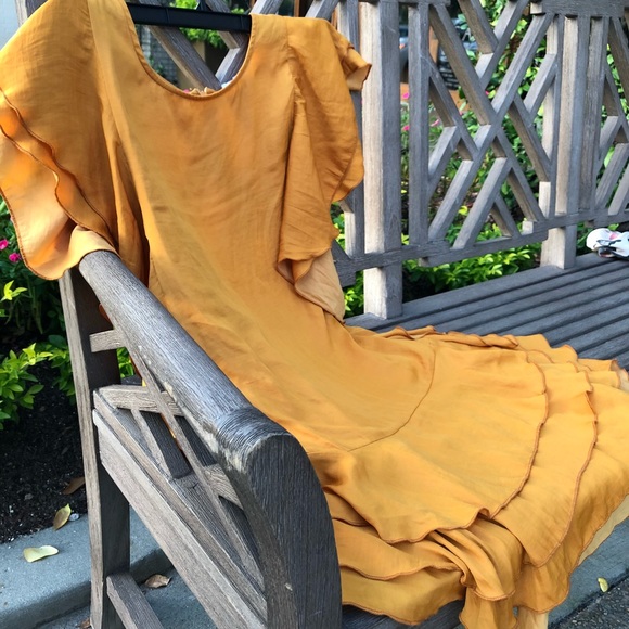 Dresses & Skirts - “Hold Up” Beyoncé Vibes !